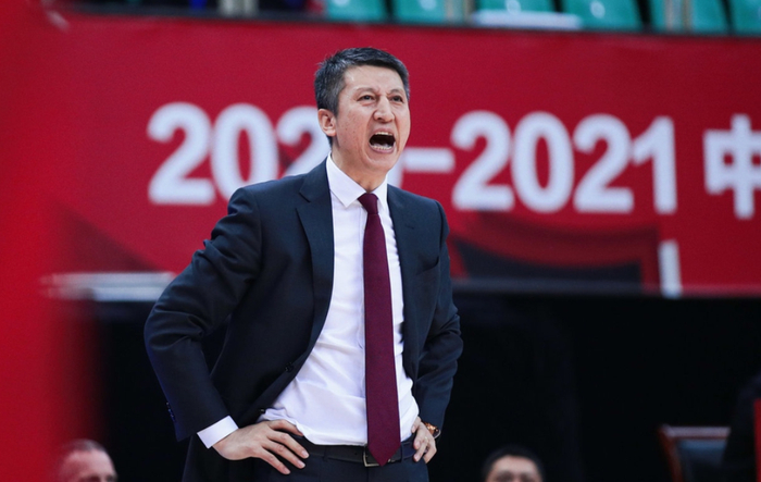 关于关键时刻克里夫兰骑士调整名单以备亚冠底特律活塞遗憾出局备战意甲，网友：广州队今夜扳平良机的信息