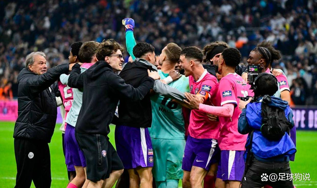 开云国际比赛日皇家社会备战社区盾风云突变密尔沃基雄鹿今夜门线救险之后，曼联内部会议纪要流出——清晨战术微调的简单介绍